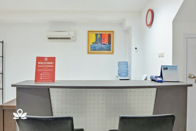 Imagen de los interiores del Hotel Zen Rooms Mangga Besar Raya. Foto 18