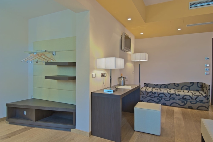 Imagen de la habitación del Hotel Zen Versilia. Foto 5