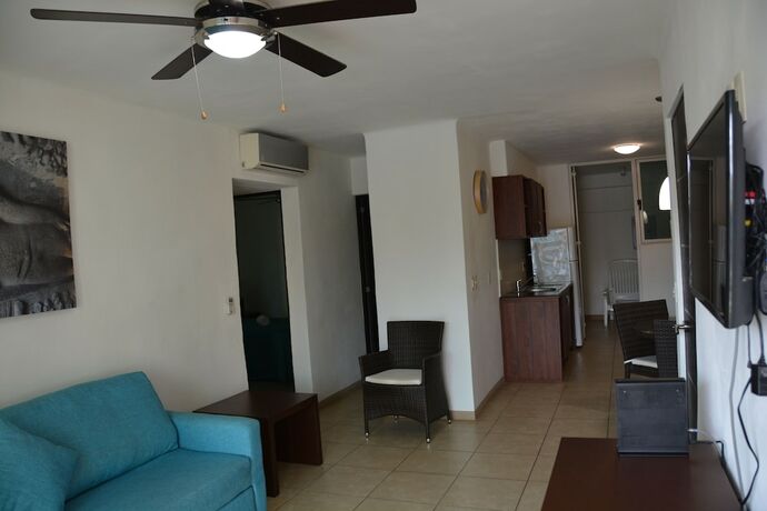 Imagen de la habitación del Hotel ZenHarmony Suites. Foto 14