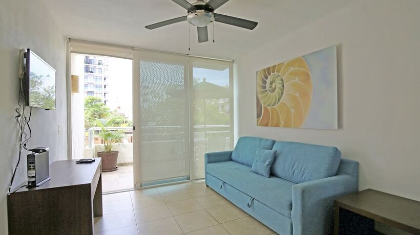 Imagen de la habitación del Hotel ZenHarmony Suites. Foto 15