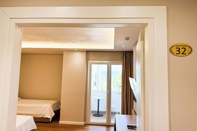 Imagen de la habitación del Hotel Zena. Foto 14