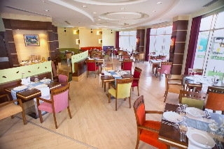 Imagen del bar/restaurante del Hotel Zena Resort Hotel. Foto 7