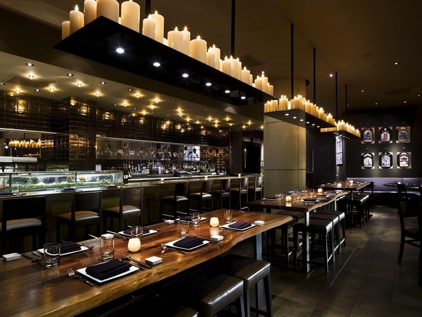 Imagen del bar/restaurante del Hotel Zena, a Viceroy Urban Retreat. Foto 4