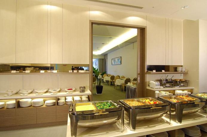 Imagen del bar/restaurante del Hotel Zenda Suites. Foto 7
