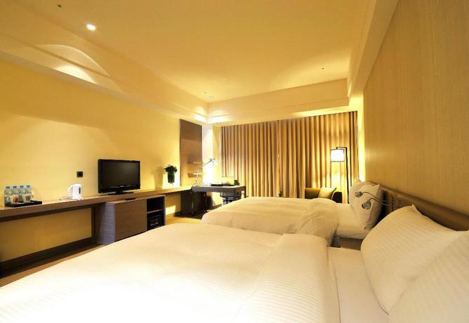 Imagen de la habitación del Hotel Zenda Suites. Foto 11
