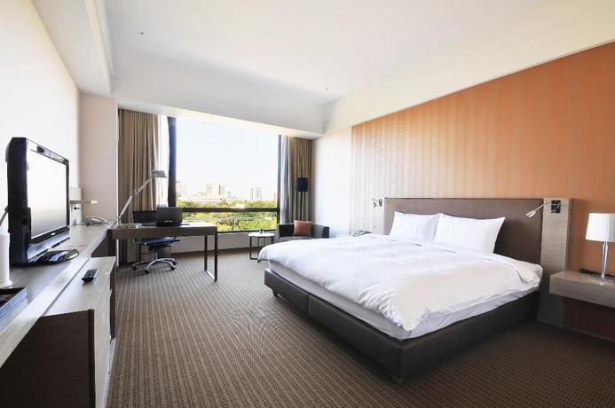 Imagen de la habitación del Hotel Zenda Suites. Foto 12