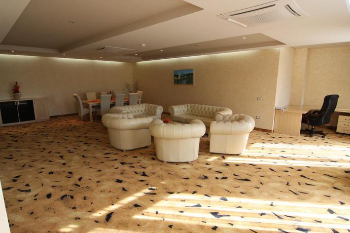 Imagen de los interiores del Hotel Zenica. Foto 10