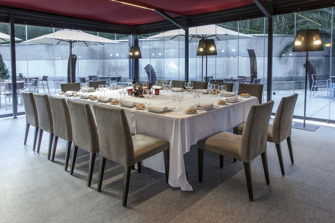 Imagen del bar/restaurante del Hotel Zenit Bilbao. Foto 5