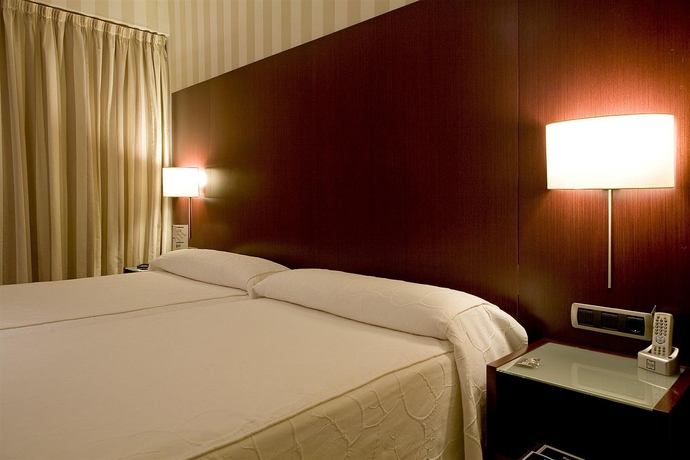 Imagen de la habitación del Hotel Zenit Conde De Borrell. Foto 11