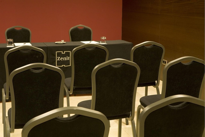 Imagen de los interiores del Hotel Zenit Conde De Borrell. Foto 15