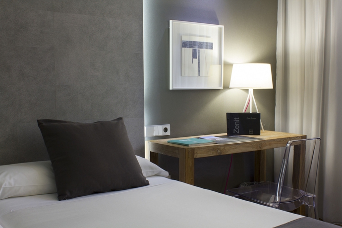 Imagen de la habitación del Hotel Zenit Conde De Orgaz. Foto 4