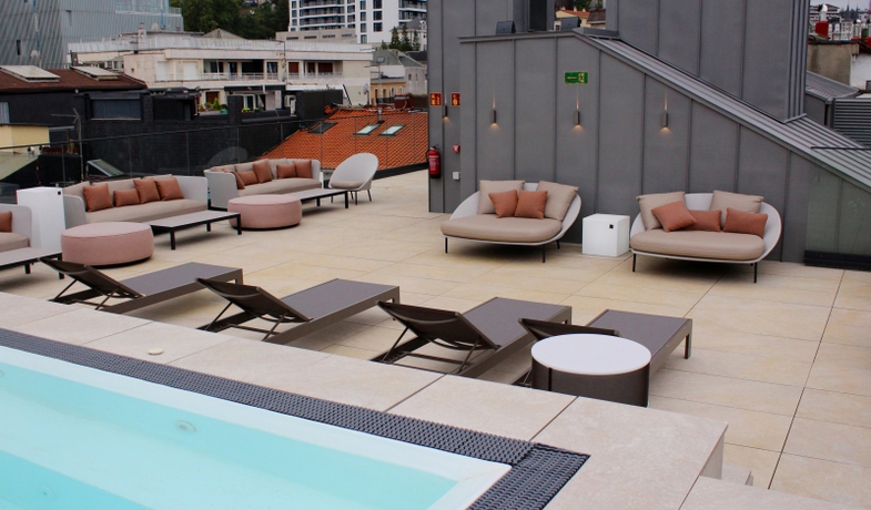 Imagen de la piscina del Hotel Zenit Convento San Martín. Foto 21