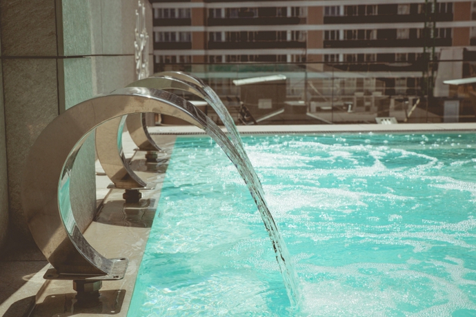 Imagen de la piscina del Hotel Zenit Convento San Martín. Foto 22