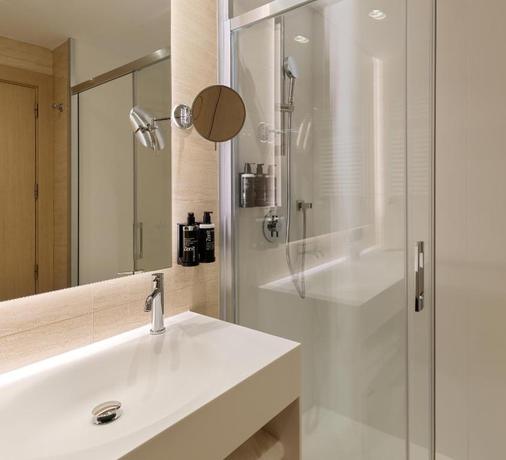 Imagen de la habitación del Hotel Zenit Coruña. Foto 17