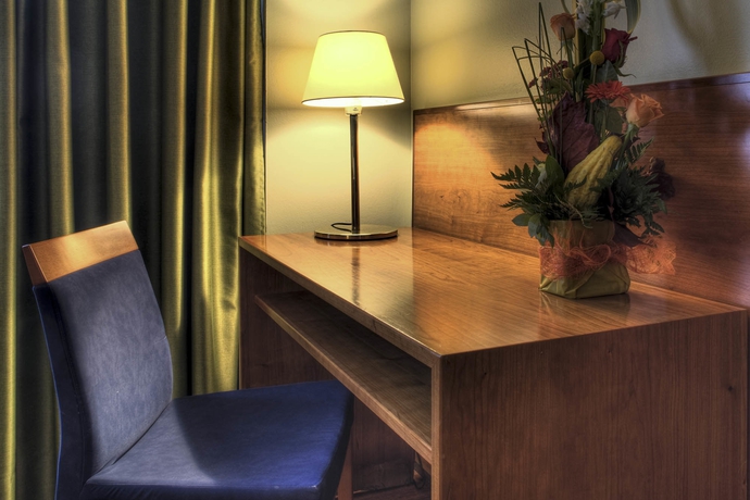 Imagen de la habitación del Hotel Zenit Diplomatic. Foto 8