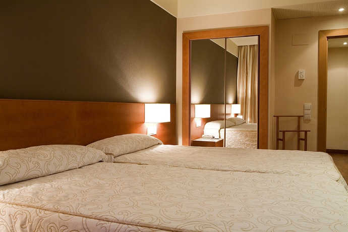 Imagen de la habitación del Hotel Zenit Don Yo. Foto 11