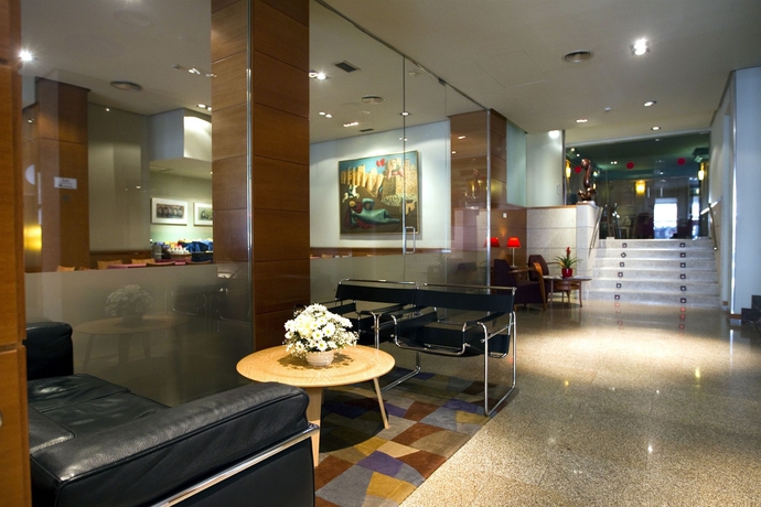 Imagen de los interiores del Hotel Zenit Dos Infantas. Foto 8