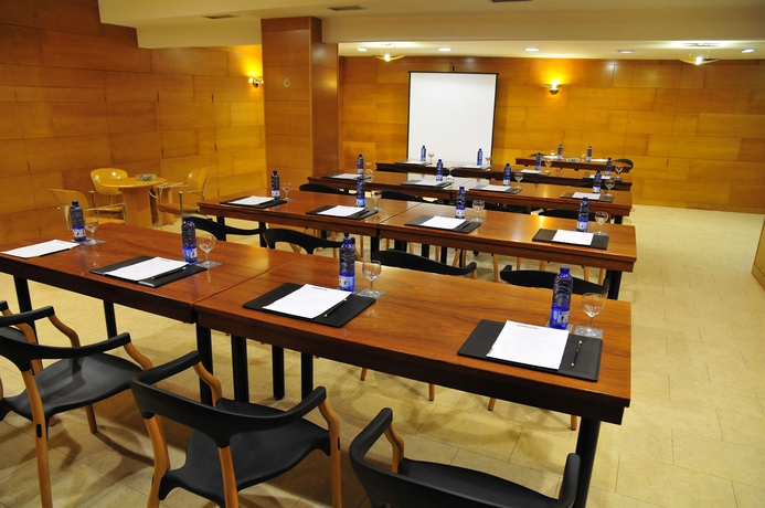 Imagen de los interiores del Hotel Zenit Dos Infantas. Foto 12