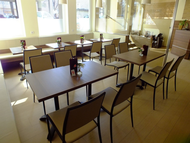 Imagen del bar/restaurante del Hotel Zenit. Foto 3