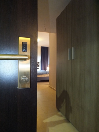 Imagen de los interiores del Hotel Zenit. Foto 10