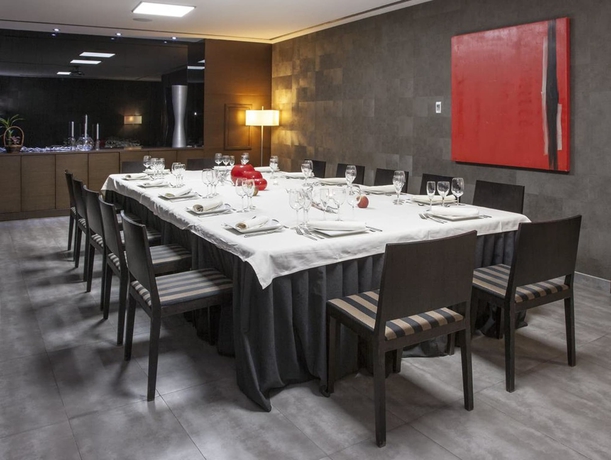 Imagen del bar/restaurante del Hotel Zenit Lleida. Foto 2