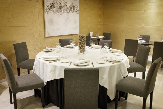 Imagen del bar/restaurante del Hotel Zenit Lleida. Foto 3