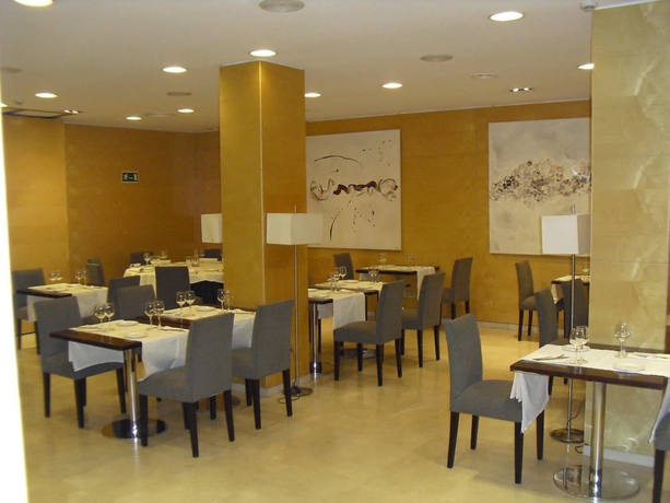 Imagen del bar/restaurante del Hotel Zenit Lleida. Foto 4