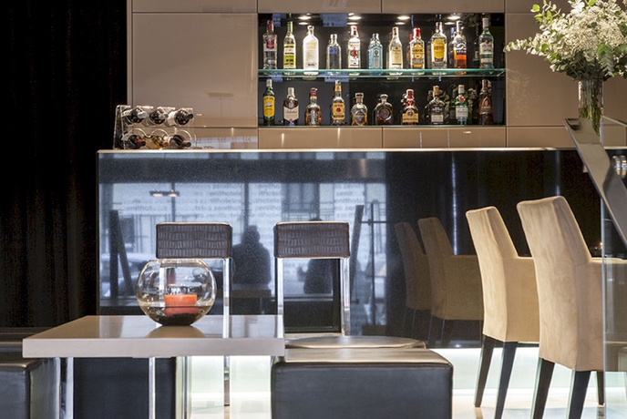 Imagen del bar/restaurante del Hotel Zenit Valencia. Foto 3