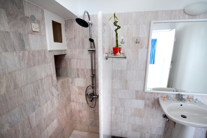 Imagen de la habitación del Hotel Zenith Blue. Foto 3