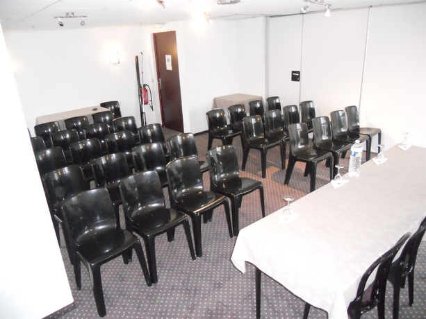 Imagen de los interiores del Hotel Zenith Caen. Foto 9