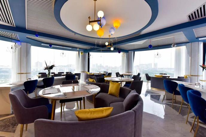 Imagen del bar/restaurante del Hotel Zenith International. Foto 2