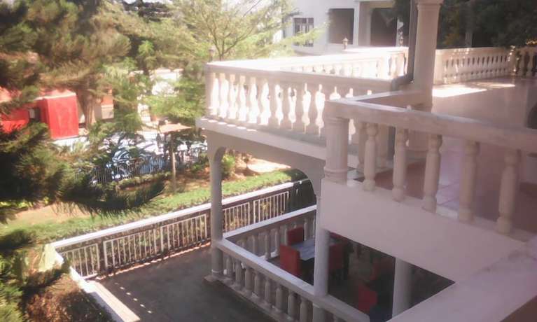 Imagen de los exteriores del Hotel Zenith Kigali. Foto 13