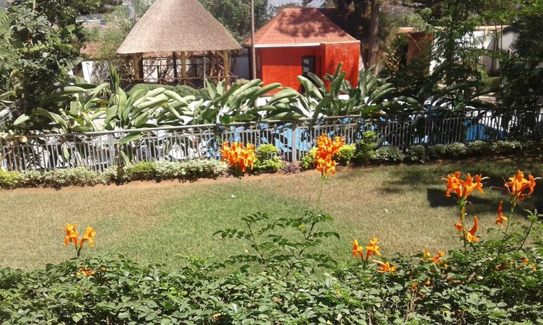 Imagen de los exteriores del Hotel Zenith Kigali. Foto 17