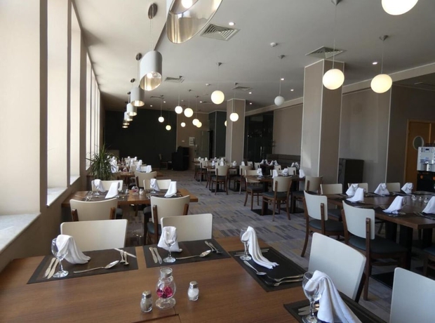 Imagen del bar/restaurante del Hotel Zenith, Or&aacute;n. Foto 5
