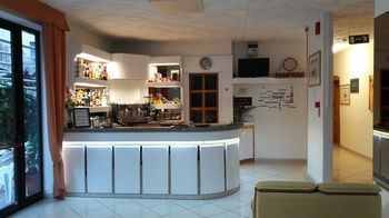 Imagen de los interiores del Hotel Zenith, Rimini. Foto 8