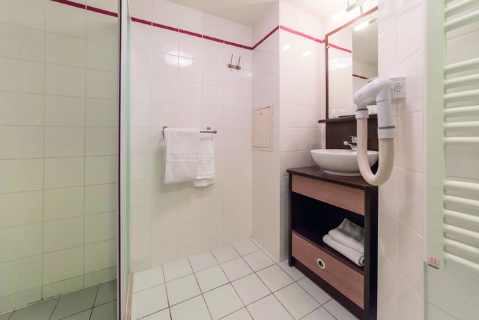 Imagen de la habitación del Hotel Zenitude Hôtel-Résidences Versailles Saint-Cyr-l'Ecole. Foto 6