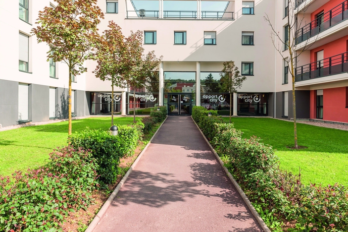 Imagen de los exteriores del Hotel Zenitude Hôtel-Résidences Versailles Saint-Cyr-l'Ecole. Foto 9