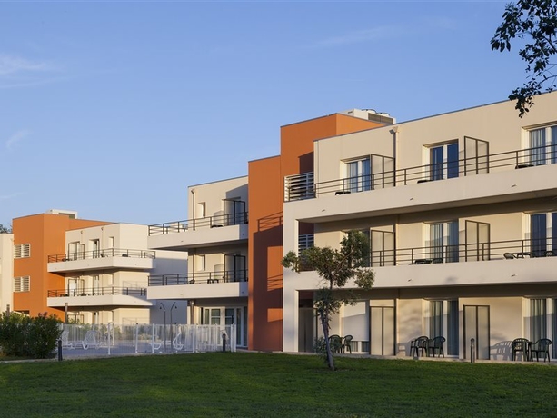 Imagen general del Hotel Zenitude - Résidences Confort Cannes Mandelieu. Foto 10