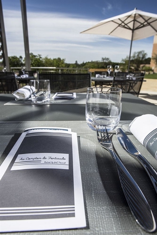 Imagen del bar/restaurante del Hotel Zenitude Relais and Spa - La Valadière. Foto 8