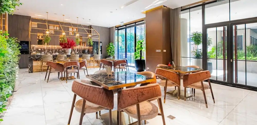 Imagen de los interiores del Hotel Zenity Luxury Vacation Ho Chi Minh City. Foto 19