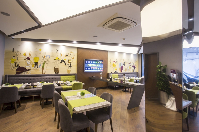 Imagen del bar/restaurante del Hotel Zeniva. Foto 3