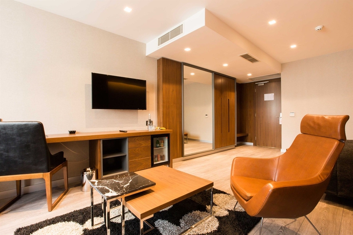 Imagen de los interiores del Hotel Zeniva. Foto 16