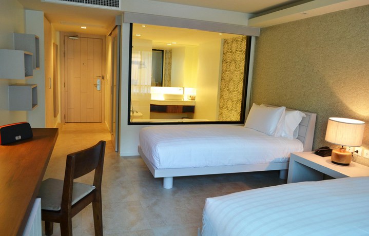 Imagen de la habitación del Hotel Zenmaya Oceanfront Phuket, Trademark Collection By Wyndham. Foto 13