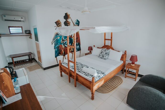 Imagen de la habitación del Hotel Zenobia Beach Resort. Foto 13