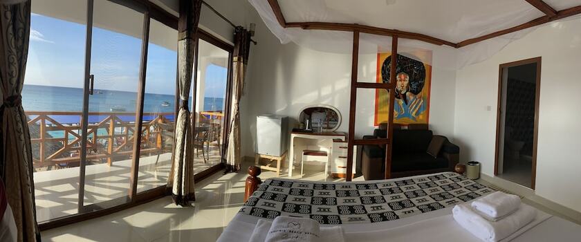 Imagen general del Hotel Zenobia Beach Resort. Foto 6