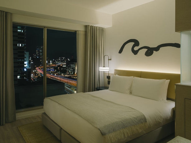 Imagen de la habitación del Hotel Zentis Osaka. Foto 8