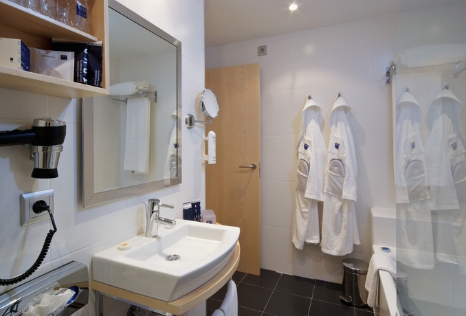 Imagen de la habitación del Hotel Zentral Ave. Foto 10