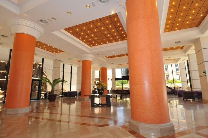 Imagen de los interiores del Hotel Zentral Center. Foto 17