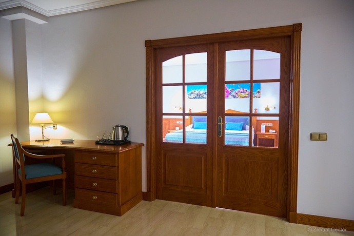 Imagen de la habitación del Hotel Zentral Center. Foto 13