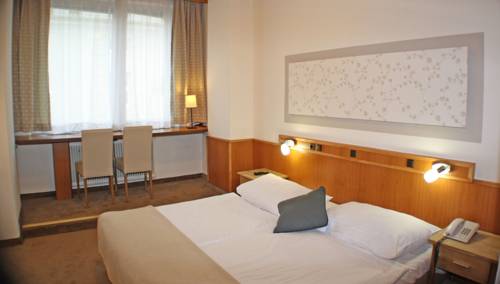 Imagen de la habitación del Hotel Zentral. Foto 3